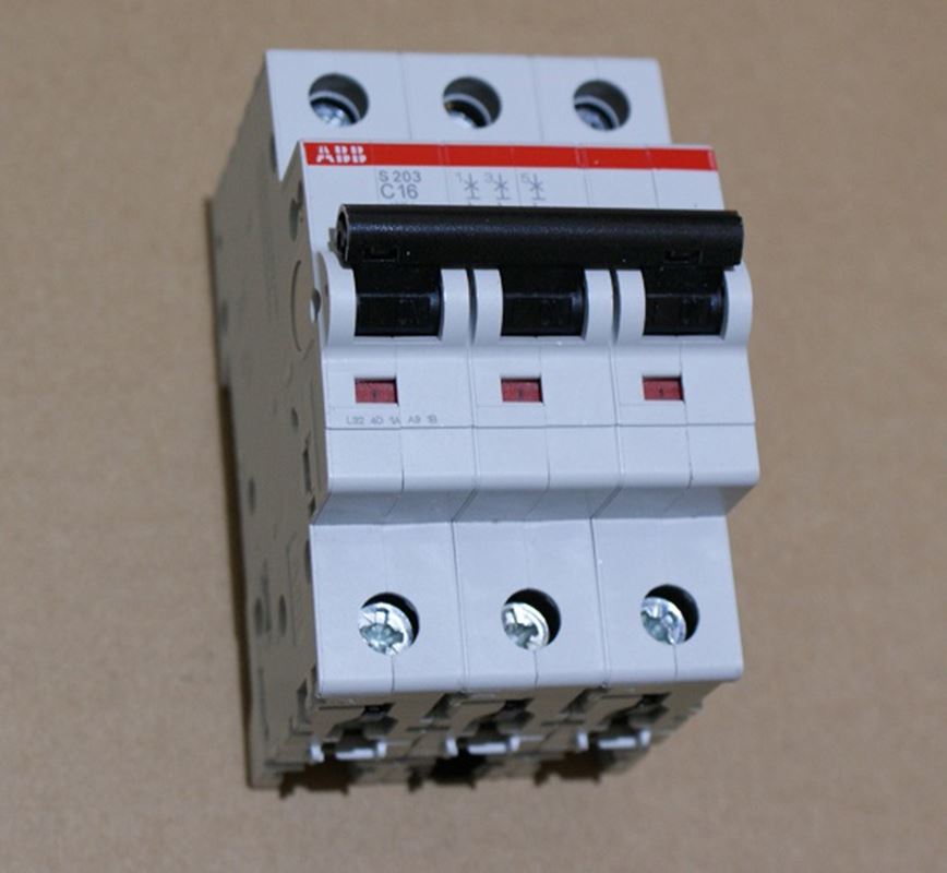 1St. ABB S203-C16 2CDS253001R0164 LS-Schalter 3pol. C 16A Sicherungsautomat 1St. ABB S203-C16 2CDS253001R0164 LS-Schalter 3pol. C 16A Sicherungsautomat...