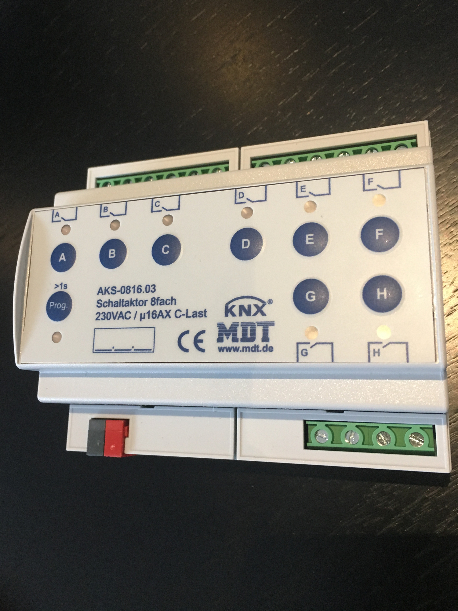 1St. MDT Schaltaktor 8-fach REG AKS-0816.03 230VAC C-Last Standard 140 F 6TE...