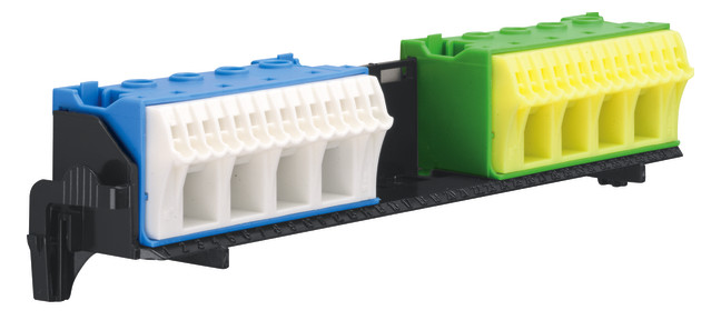 1St. Hager FZ382 Träger universZ 2x18PE/N-Klemmen waager.