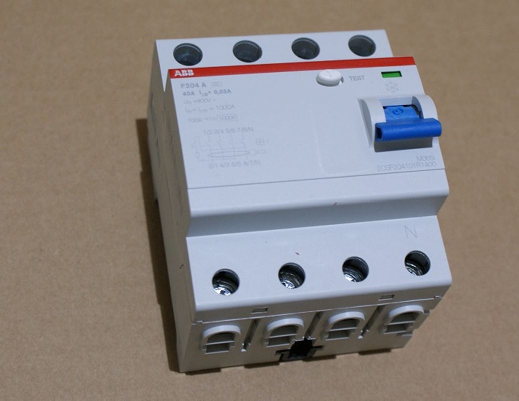 1St. ABB F204AS-63/0,3 2CSF204201R3630 SELEKTIVER FI-SCHALTER 4pol. 63A 300mA