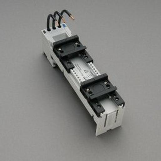 1St. Wöhner 32431 Sammelschienenadapter 25 A 2 verschiebbare Tragschienen 45 x 200, mit Leitungen AWG 12 (4 mm²)